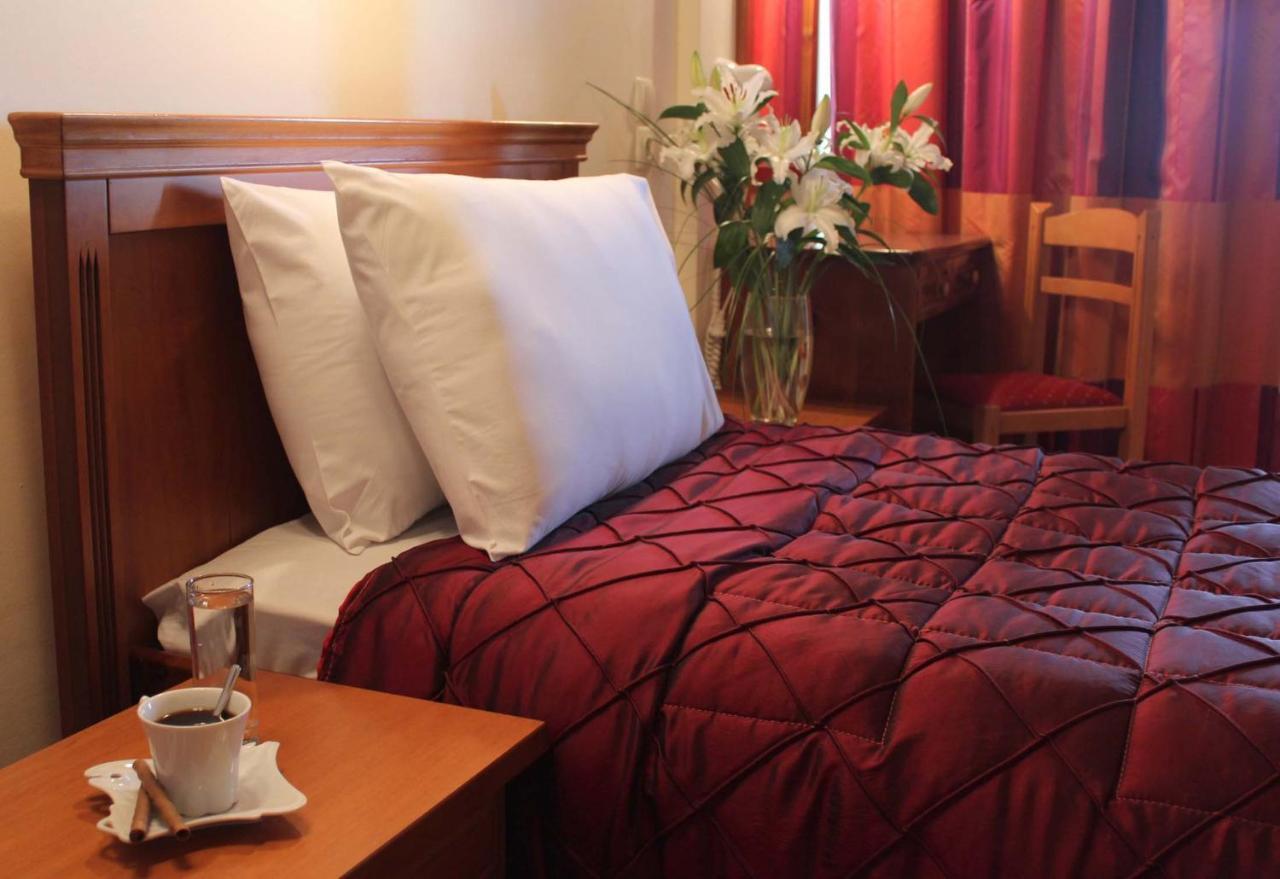 Famissi Eden Hotel Kalambaka Habitación foto